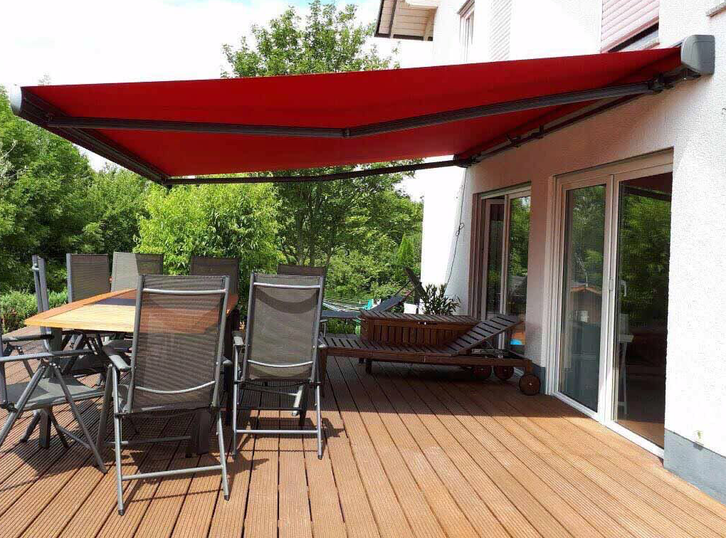 Terrassenmarkise mit Gelenkarmtechnik