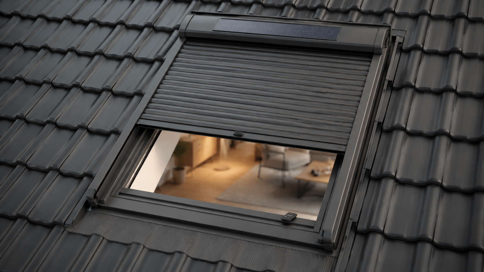 Dachfenster Rollladen nachrüsten – Solarrollladen mit Solarpanel